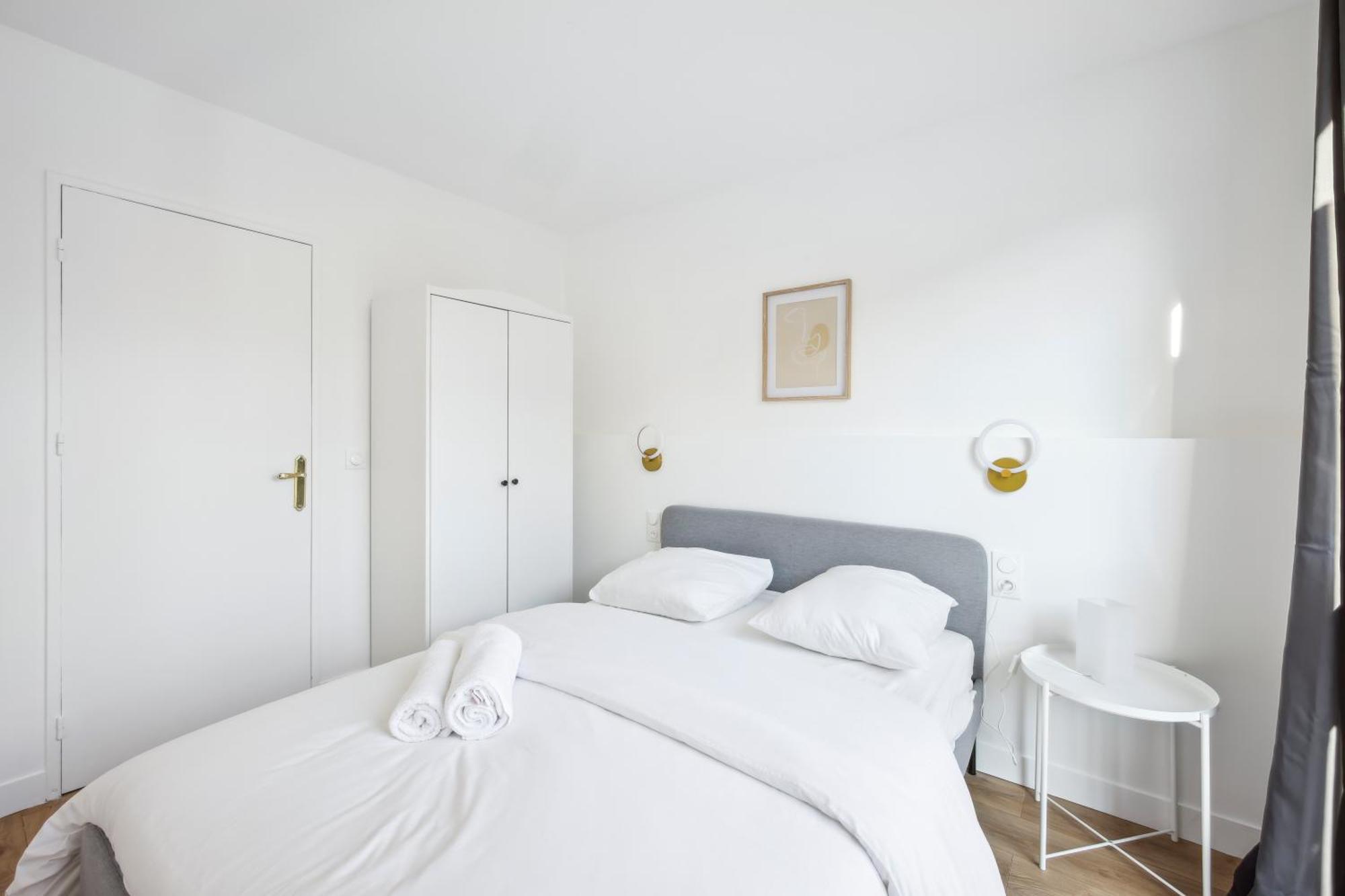 Ferienwohnung Chic Apart With Parking Chaville Exterior foto